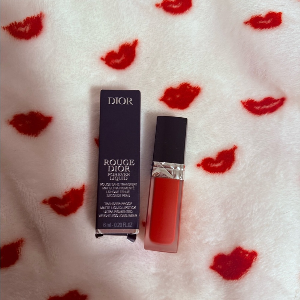 Dior Red Lipstick Vibrant Color Long-lasting